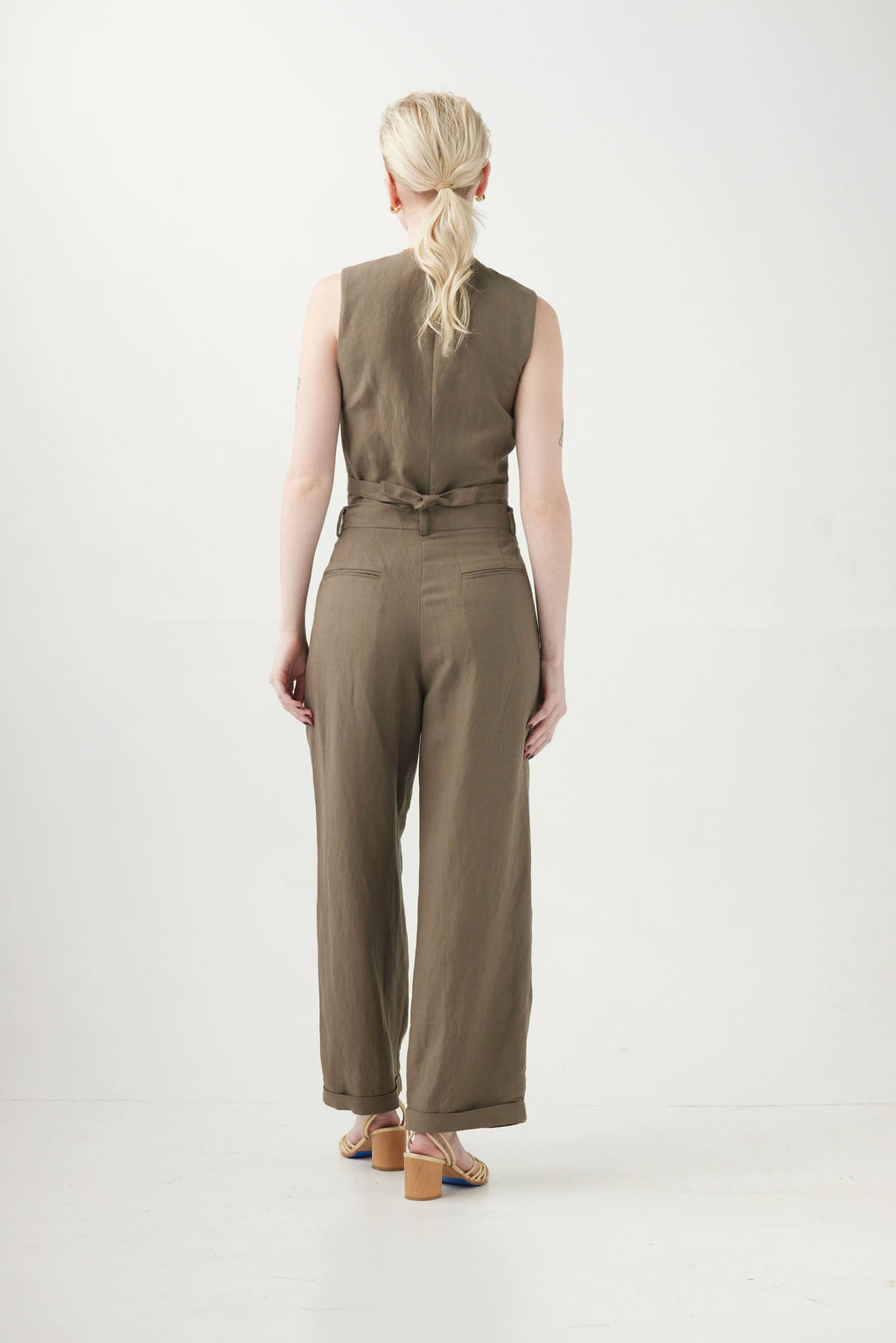 Diane Vest in Linen Blend