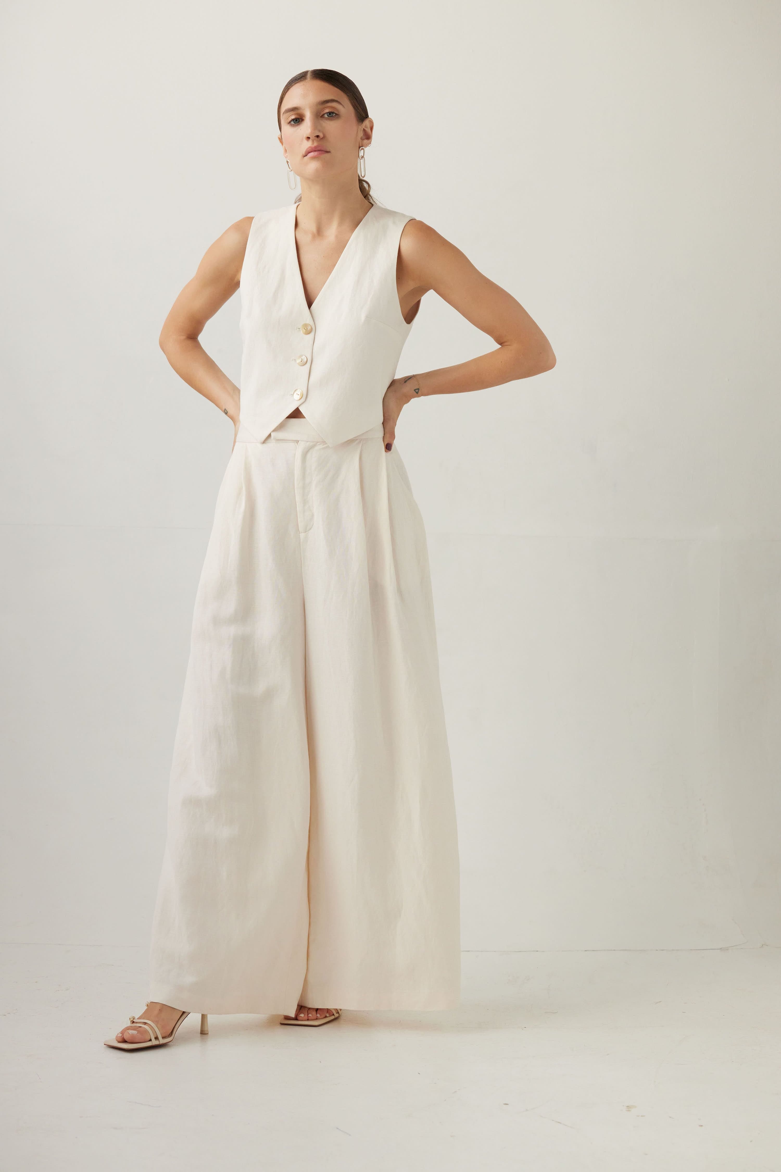 Diane Vest in Linen Blend